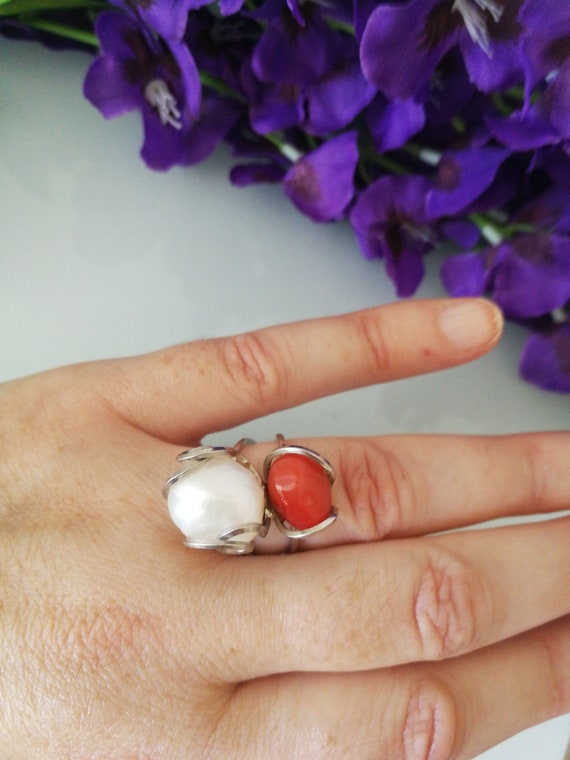 Vintage 14k Yellow Gold Red Oxblood Coral Marquise Cut Pearl Ring Size 6