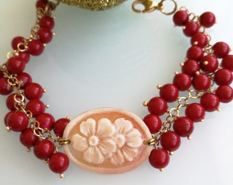 Pulsera de coral rojo, camafeo de concha original. Cameo sardónico.