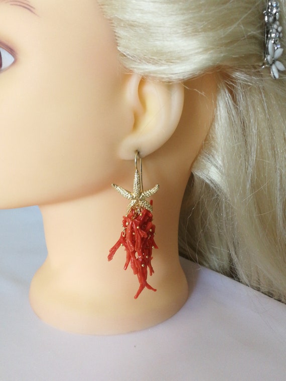 シャッカ産天然赤珊瑚のイヤリング。シチリア産珊瑚の枝とヒトデを