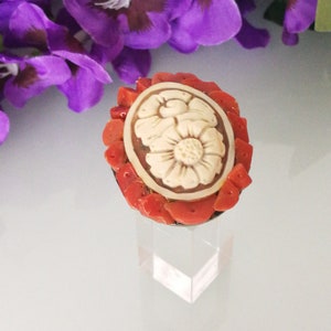 Original antique cameo ring. Natural red coral ring from the Mediterranean. Vintage ring. Sardonyx cameo. Antique jewelry.