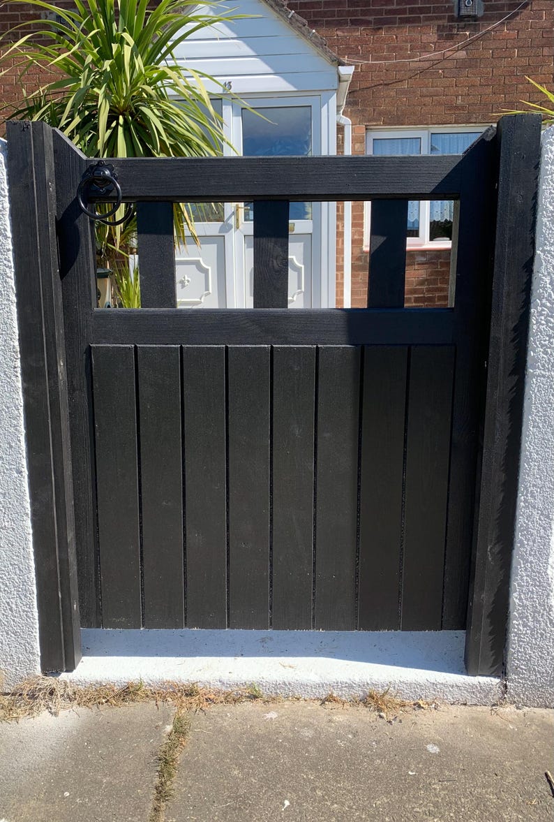 Made to Measure Timber Garden Gate – Cottage Style Pedestrian Gate Painted gate & posts