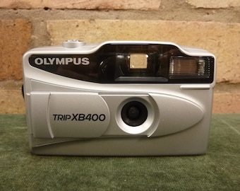 A nice vintage Olympus Trip XB400 35mm point & shoot camera 27mm lens