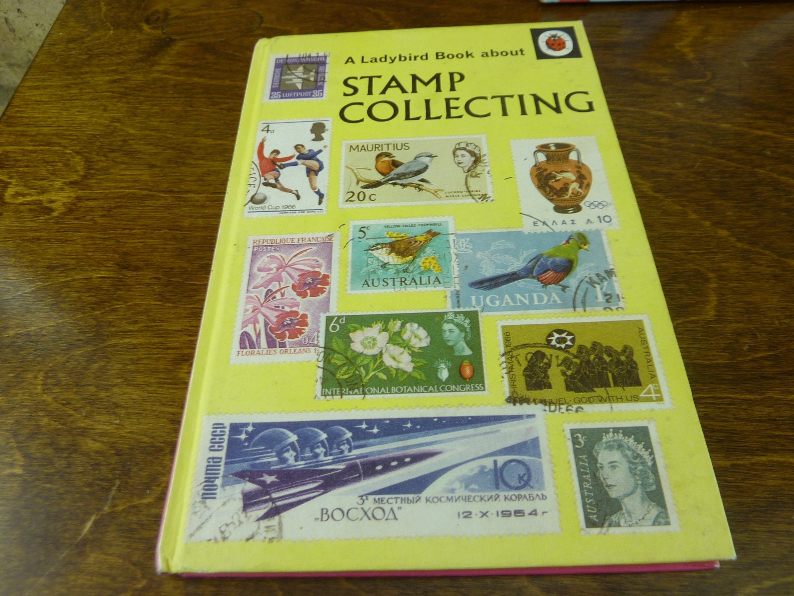 2 Vintage Ladybird Books From Series 633 Stamp Collecting Etsy