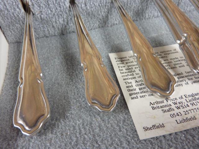 Nice Arthur Price 6 Setting Fisheaters Set Dubarry Pattern Silver