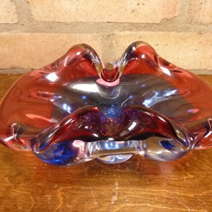 Nice Vintage heavy art glass bowl Cranberry and Purple clinched shape