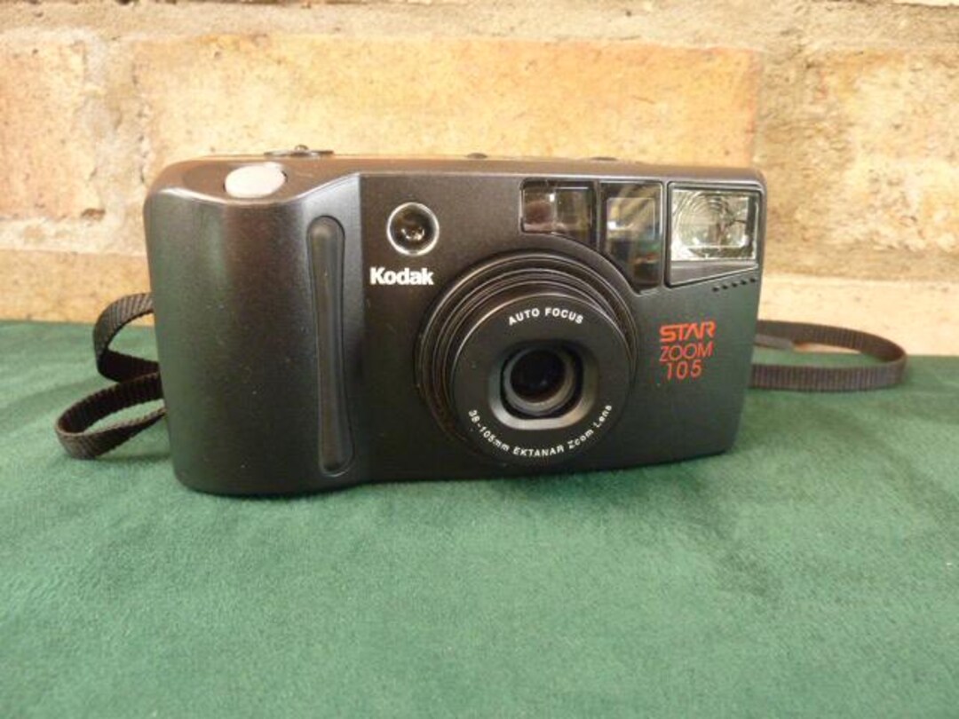 Nice Vintage Kodak Star Zoom 105 Compact 35mm Camera 38-105mm Lens