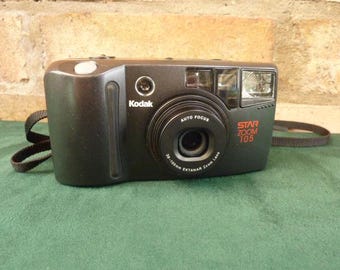 nice vintage Kodak Star Zoom 105 Compact 35mm camera 38-105mm lens