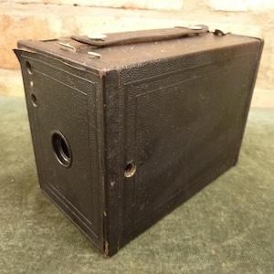 vintage Kodak No 2 Model F Box Camera 120 roll film camera