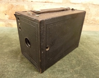 vintage Kodak No 2 Model F Box Camera 120 roll film camera
