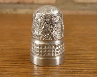 Een mooie antieke maat 10 Charles Horner Thimble Hallmarked zilveren Chester 1917