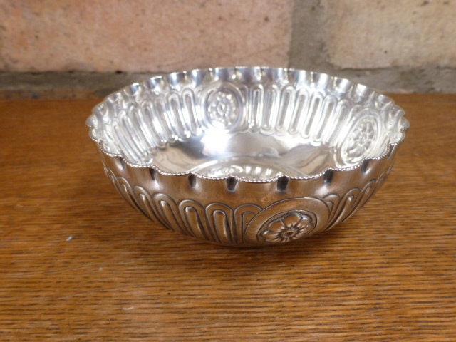 英国】 ライオンのボウル / センターピース【シルバープレート】直径