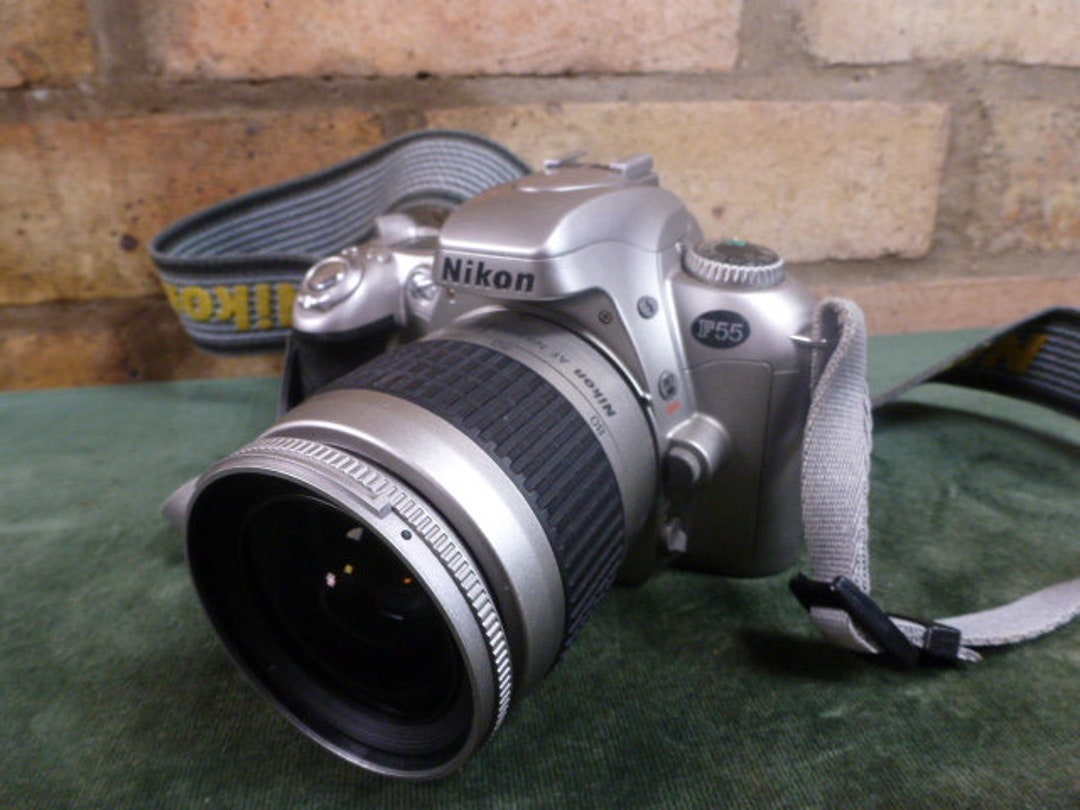 Nikon F55 + Objectif Nikkor AF 28-80mm - Appareil Photo Reflex Argentique