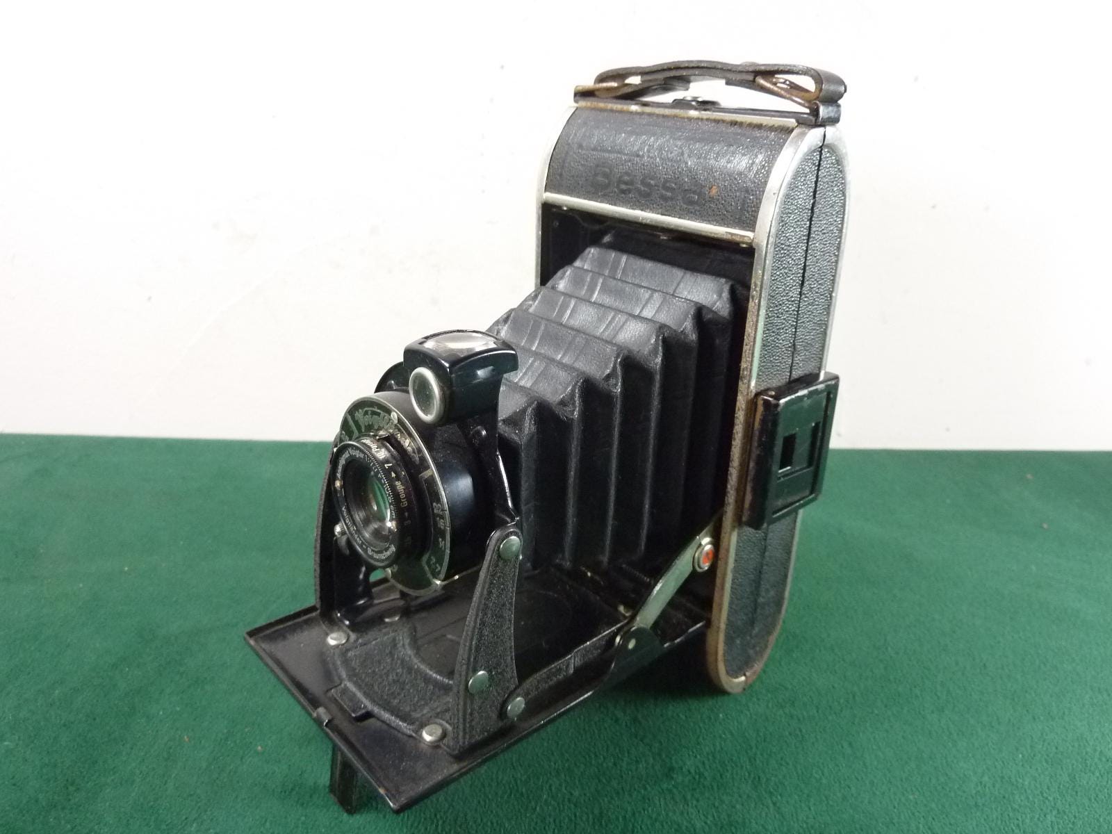 Vintage Voigtlander Bessa 120 Roll Film Folding Camera 1:7.7 10.5