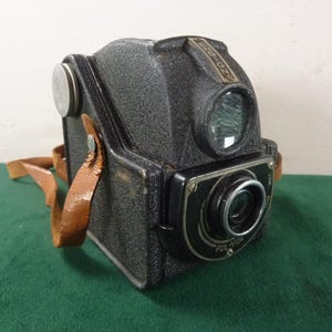 bel appareil photo argentique vintage Ross Ensign Ful-vue 620