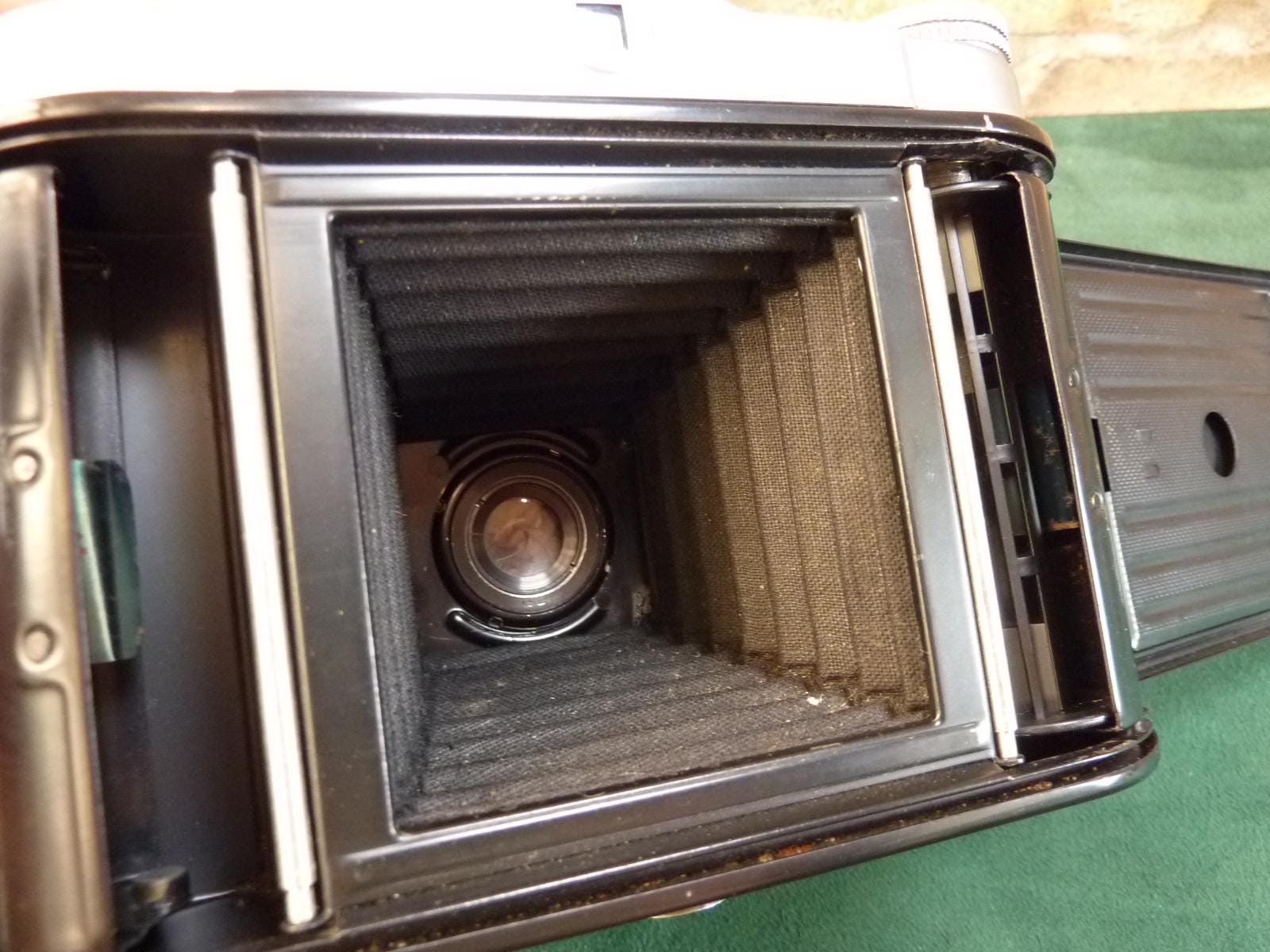 ヴィンテージのFranka Solida I折りたたみ式カメラ、ケース付き、1:6.3