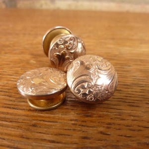 mooi paar antiek goud en messing ronde manchetknopen met knopen