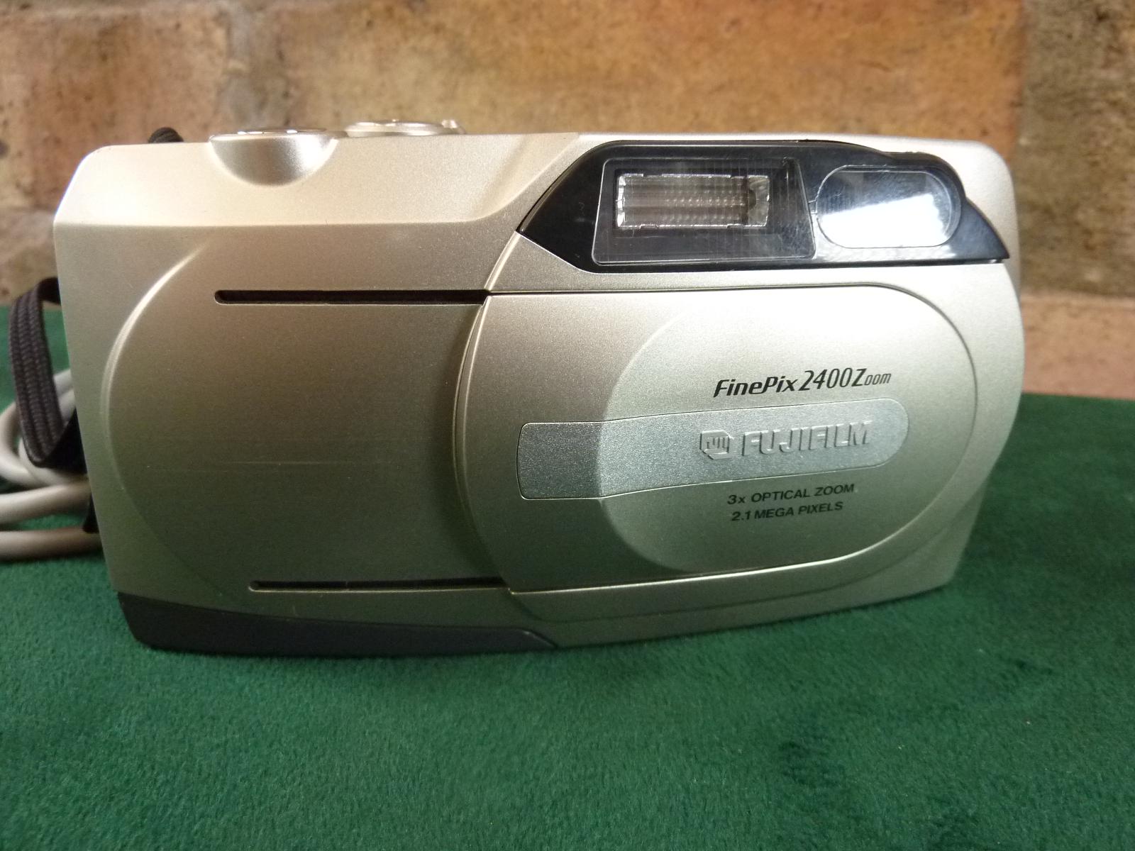 A Nice Fujifilm Finepix 2400 Zoom Digital Camera 2.1MP 3X Zoom - Etsy