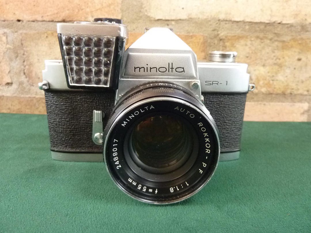 素敵なヴィンテージのミノルタ SR-1 35 MM カメラと Rokkor-PF 1:1.8