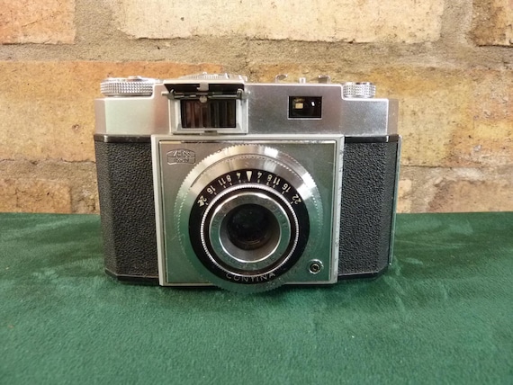 Nice vintage Zeiss Contina 35MM camera Novar 1:3.5 45mm lens