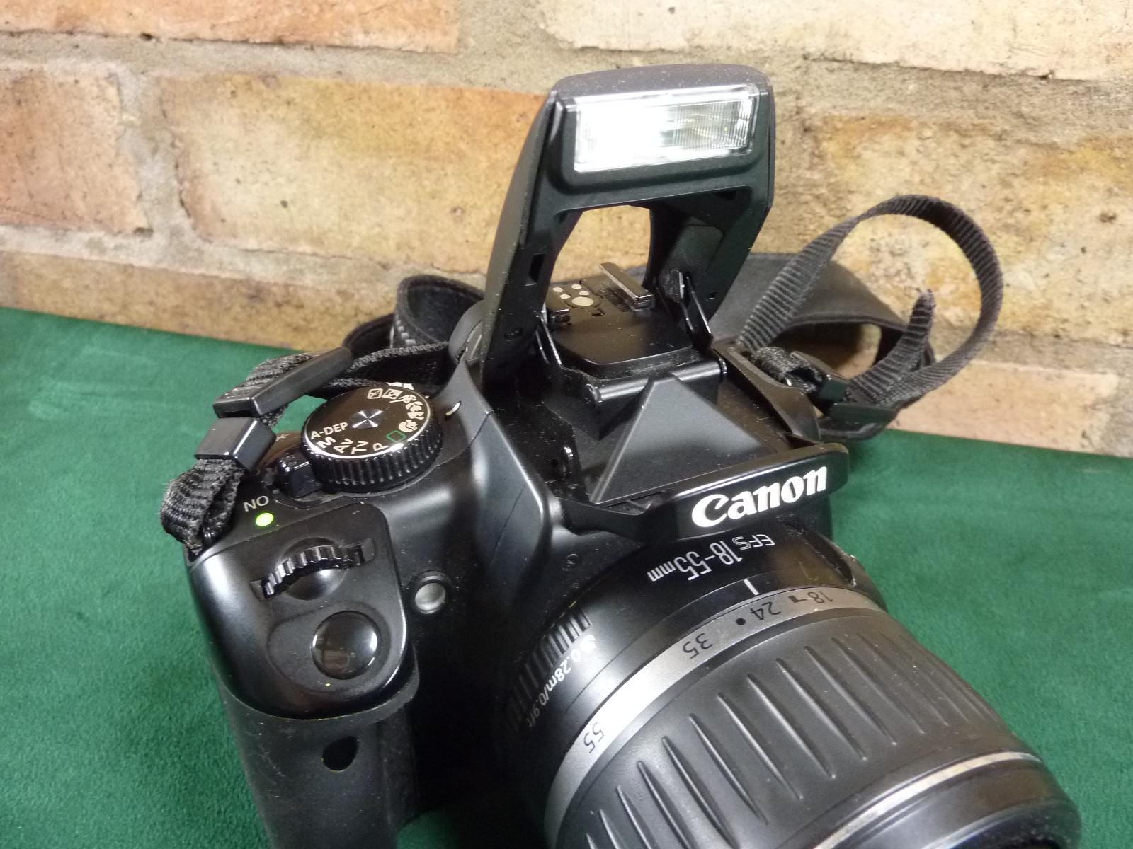 素晴らしいキヤノン EOS 400D デジタルカメラ 10.1MP 18-55mm efs