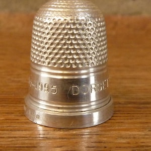 A nice Vintage  James Swann Thimble Hallmarked silver Birmingham 1995