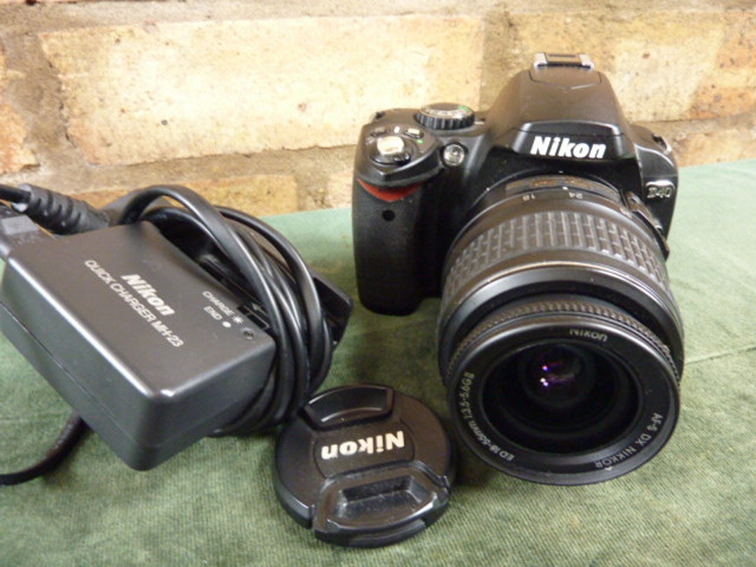 Amazon.com : Nikon D40 6.1MP Digital SLR Camera Kit with 18