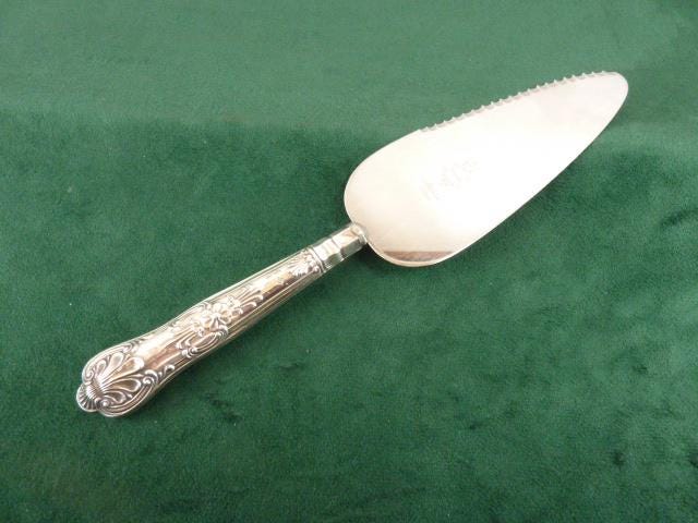 Vintage Harrison Brothers Cake Slice Hallmarked Silver Handle