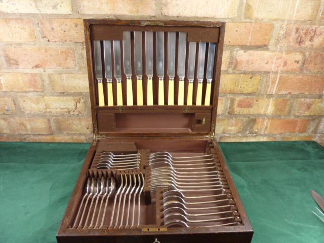 Nice Antique Mappin Webb Silver Plated 46 Piece Canteen Cutlery