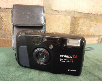 nice Yashica T4 Point and Shoot 35mm camera 35mm lens with case