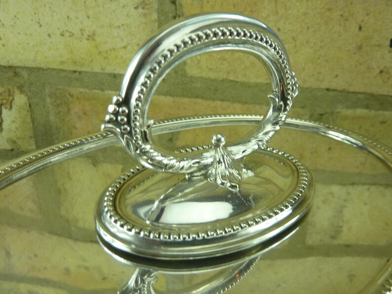 A nice Antique Arthur Elwell silver plated serving tureen entree dish