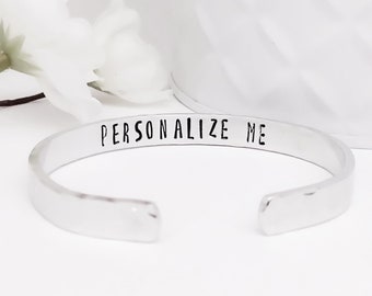 Custom Message Bracelet, Maid of Honor Jewelry, Sister Gift Idea, Mother of the Bride Mothers Day Gift, Personalized Bracelet