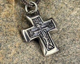 Cruz bizantina ortodoxa: colgante religioso de plata de ley 925