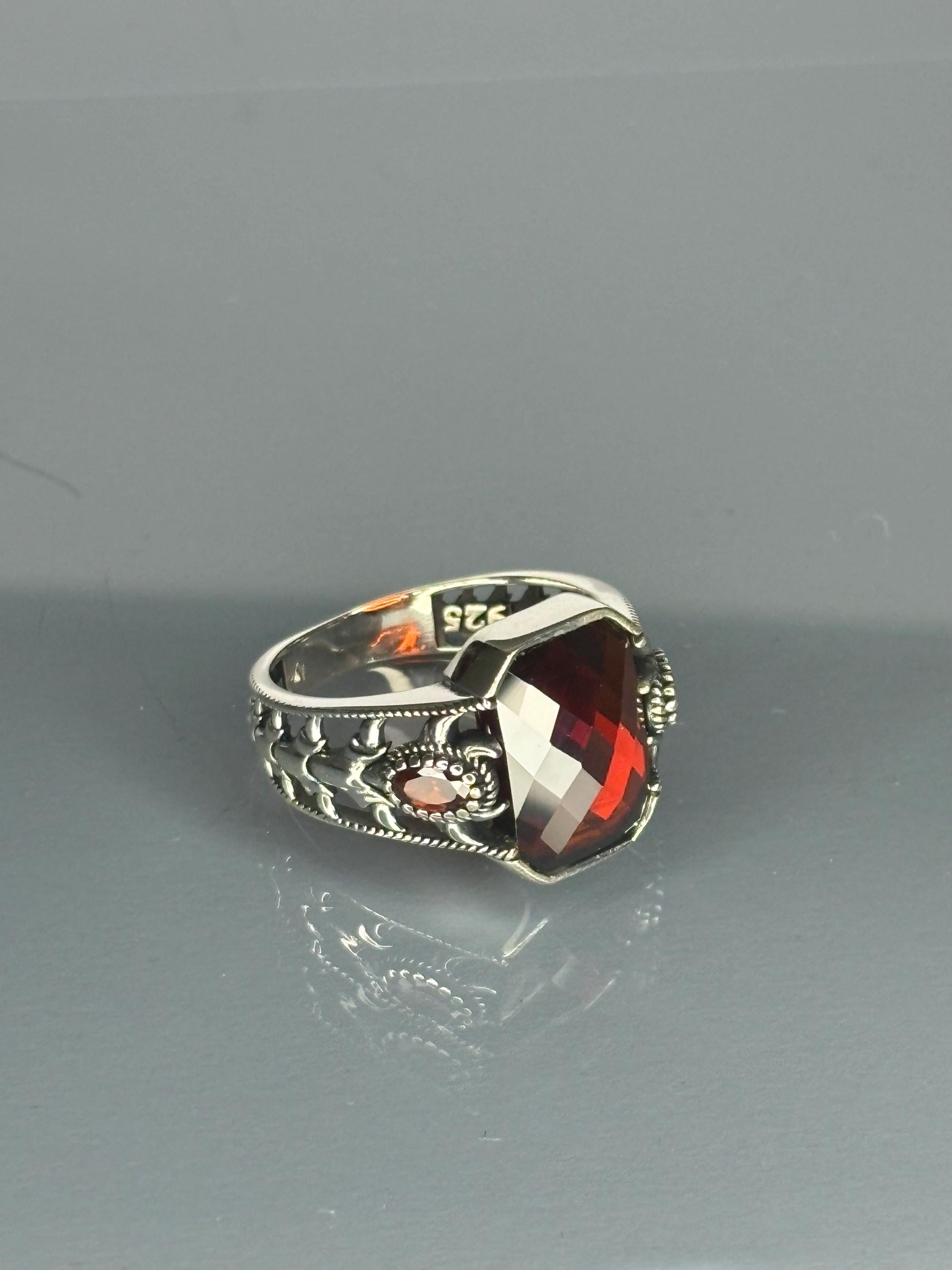 925 Sterling Silver Men's Ring with Ruby Stone, Vintage Gothic Red Gemstone Ring, Handcrafted Statement Jewelry for Men, Unique Gift Idea