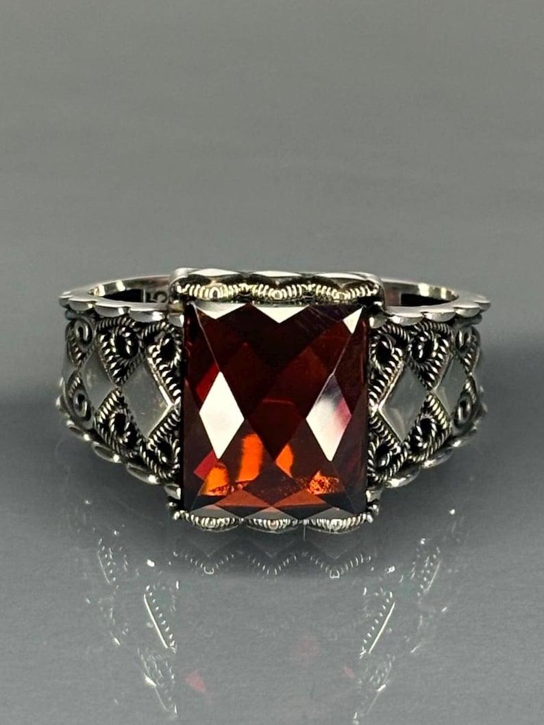 925 Sterling Silver Men's Ring With Ruby Stone, Vintage Gothic Red