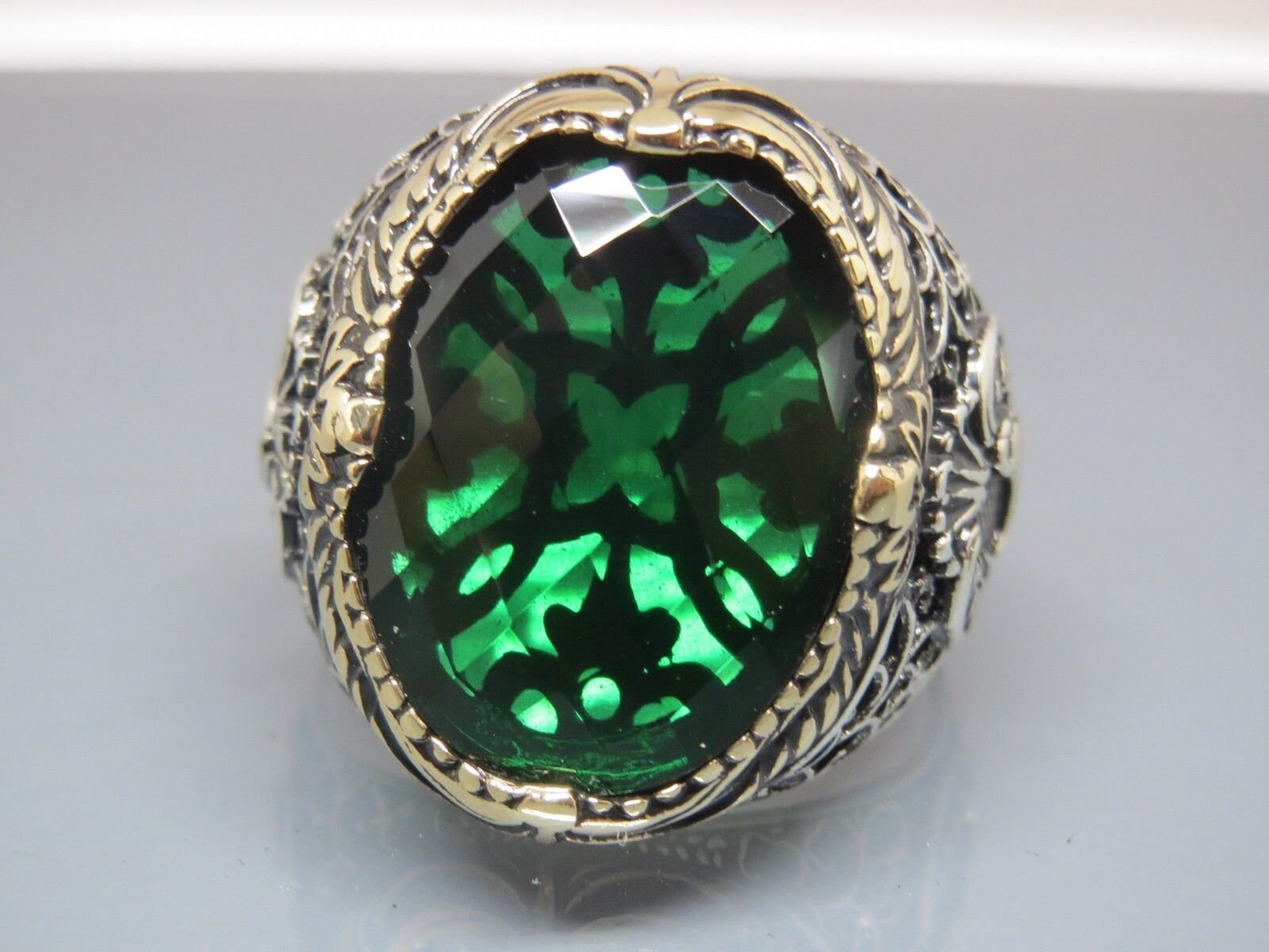 トルコ製ハンドメイドジュエリー 925スターリングシルバー エメラルド