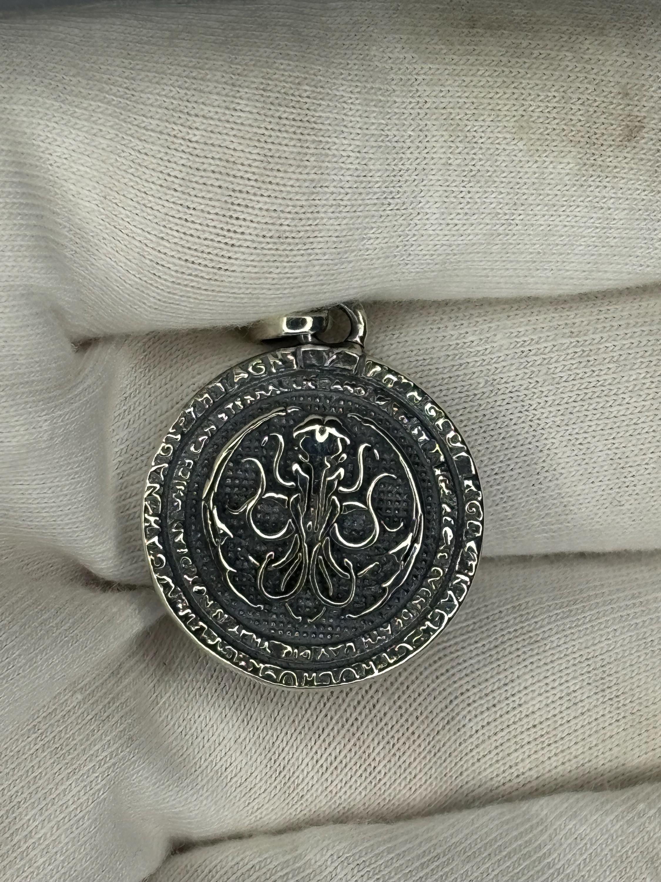 服/ファッション MS Great Cthulhu Silver Pendant Cthulhu Detailed Engraved Round Pendant, 925 Sterling Silver