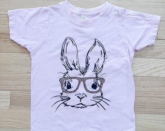 Unisex Kids Easter Bunny shirt (pale pink) - Easter Bunny with Leopard Glasses - Children’s Easter Shirt