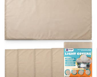 Puede incluir: Un conjunto de cubiertas de luz rectangulares de color beige hechas de tela de poliéster. El empaque presenta el texto "LIGHT COVERS" y "4 LIGHT COVERS INCLUDED" junto con una ilustración de una lámpara de techo e iconos de seguridad.