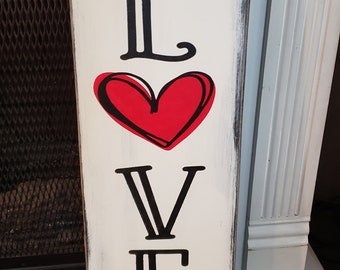 Love Sign Valentine Porch Sign Heart Decor Distressed Wood Wall Hanging Modern Farmhouse Decoration Valentine's Day Gift Anniversary Gift