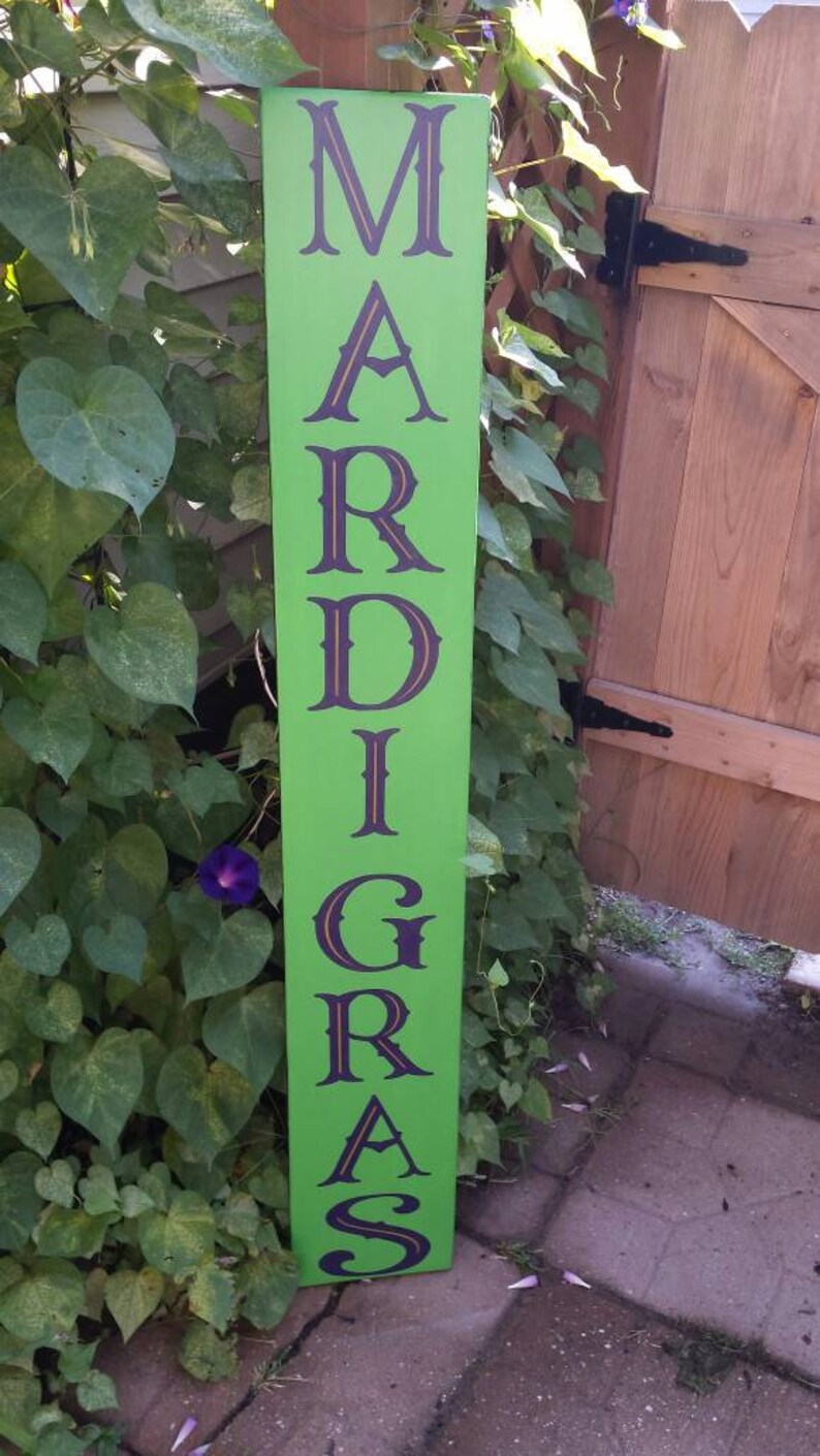 mardi gras wood decor