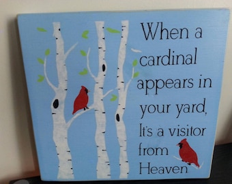 Cuando un cardenal aparece en tu jardín Letrero de madera desgastado Es un visitante del cielo Regalo de condolencia Estante conmemorativo Letrero artístico Regalo de simpatía