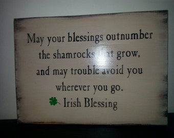 Irischer Segen Holz Zeichen Distressed Holz rustikal Primitive Schild Klee St. Patricks Tag Shamrock Irish Housewarming Geschenk Haushaltswaren