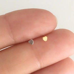 Kleine hart oorbellen/neus studs, piepkleine hart studs afbeelding 1