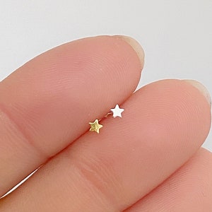 Orecchini a stella super piccoli / perni nasali a forma di stella