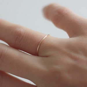Ultra dünner Stapelring - Zierlicher dünner Ring - Super dünner Ring