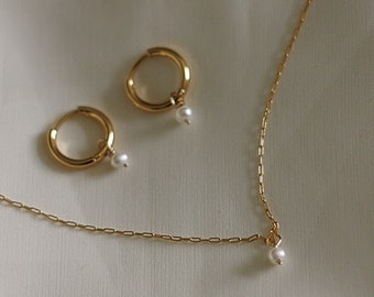 SET Dainty tiny pearl earrings necklace
