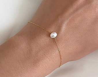 Ultra fine pearl bracelet