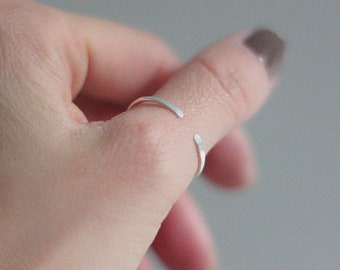 Dainty open ring, stack rings, midi ring