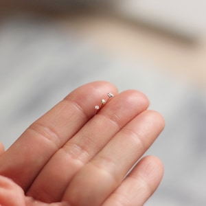 Pequeño semental de diamantes de micro cristal diminuto, pendiente delicado imagen 3