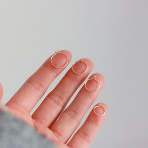 Tiny thin hoop earrings, huggie earrings, gold filled dainty hoops, sleeper earrings zdjęcie 5